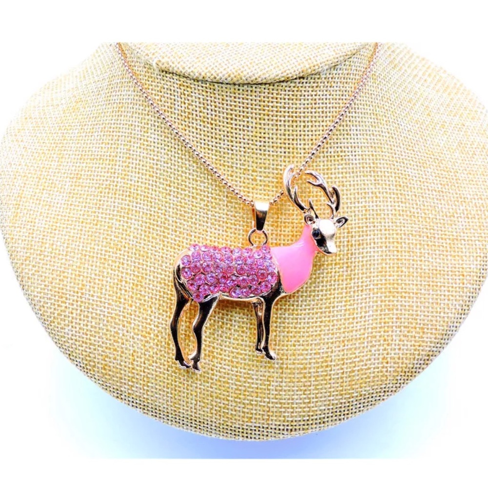 . 💋📿🐴Reindeer Cz Necklace.